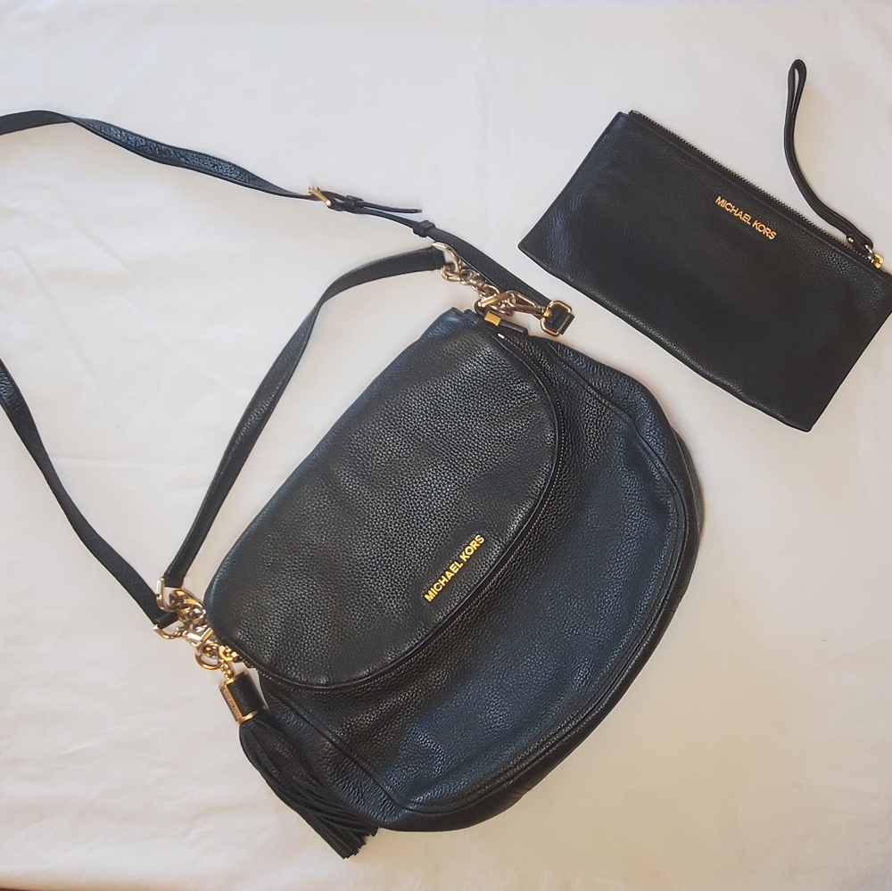 Michael Kors Bedford Tassle Bag Black Pebbled Leather with Matching Wristlet